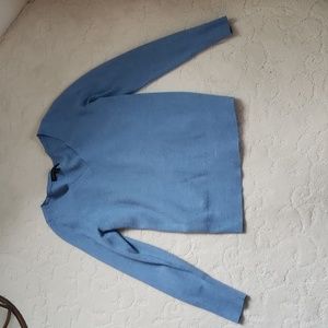 Light blue v-neck sweater from Banana Republic. Size xs.